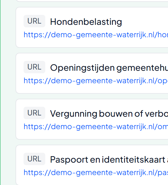 Schermafbeelding van een lijst met bronnen (URL's) in het PubliekChat-beheerpaneel, met titels als 'Hondenbelasting' en 'Paspoort en identiteitskaart aanvragen'.